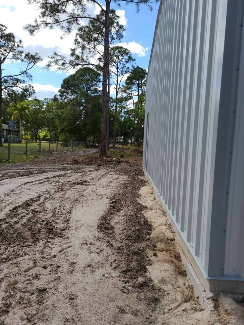 Steel garage kit with durable metal siding in Texas. Perfect for storage, workshops, or vehicle protection. Steel Commander Corp — American prefab steel building manufacturer, Boca Raton, Florida