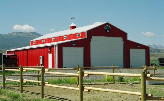 UTNT Red Barn with Pasture Large-span steel agricultural storage barn for crop and farm equipment — galvalume metal, 60-year warranty