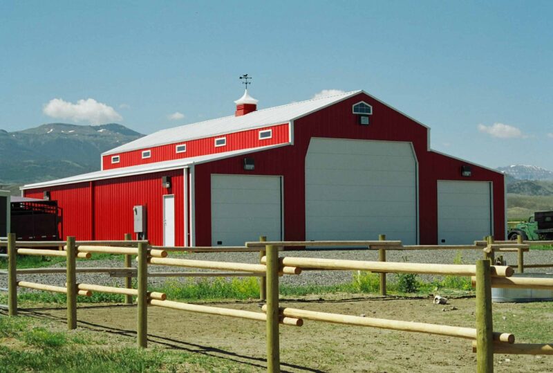 UTNT Red Barn with Pasture Large-span steel agricultural storage barn for crop and farm equipment — galvalume metal, 60-year warranty