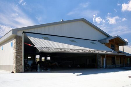 Steel Hangar Building with Hydraulic Door